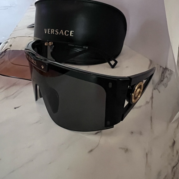 Versace Oversized Sunglasses with Interchangeable Lenses + Original Packaging - Picture 8 of 10